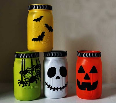 Halloween Mason Jar Crafts / Miss Information Blog/ #halloween #decorations #masonjars #crafts