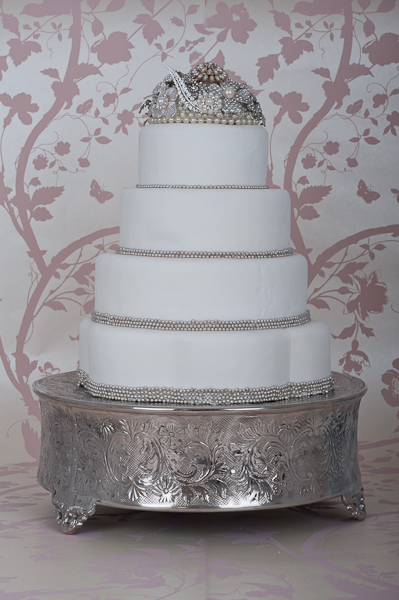 white wedding cakes_5