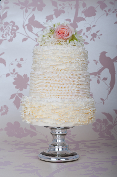 white wedding cakes_6