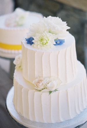white wedding cakes_9