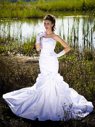 Ruffled-Skirt-One-Shoulder-Mermaid-Wedding-Dress