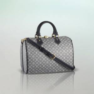 Louis Vuitton Women’s Bags 2022: Putting Fashion over Your Shoulder