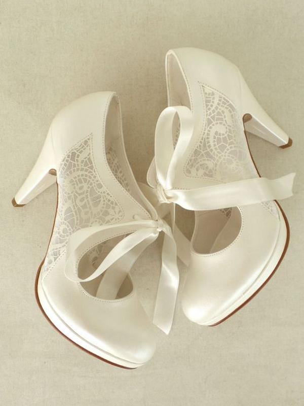 Tips for Buying Wedding Shoes for the Bride_06